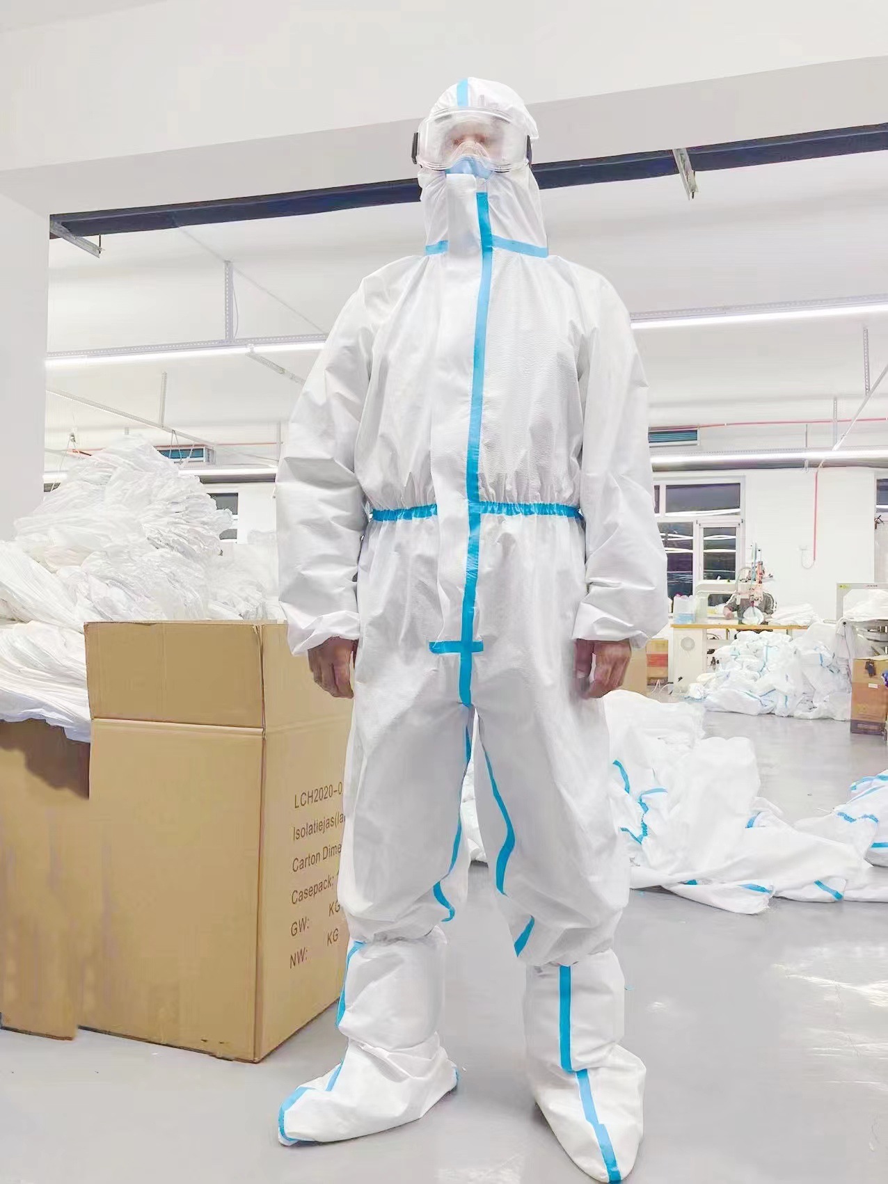 大白蓝条服装一次性连体带帽隔离衣隔离鞋套