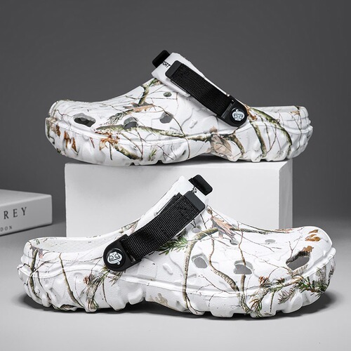 Hole Shoes 2025 Summer New Breathable Soft Sole Sports Beach Shoes Cross-border Leisure Two-Wear Trend 9527 Slides