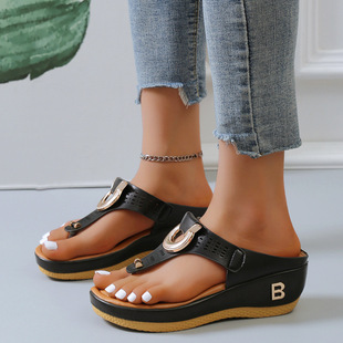 22 foreign trade European and American cross-border plus size beach slippers women's shoes wedge platform flip flops wish new sandals