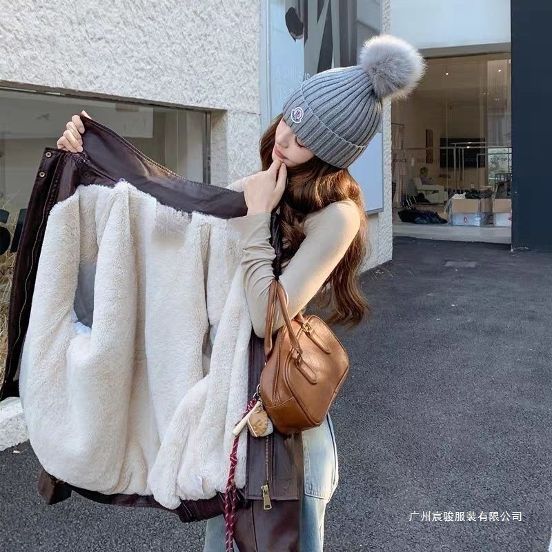 American Retro Style Fleece-Lined Thickened Pu Leather Jacket for Women, 2025 Winter New Model, High-End Warm Leather and Fur Integrated Coat