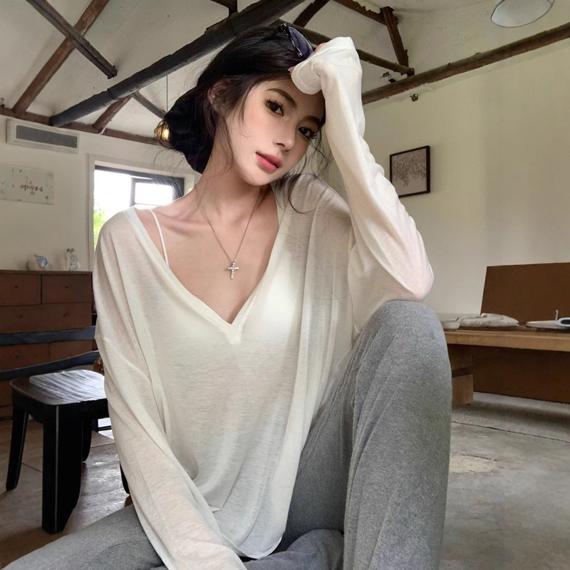 2024 Autumn Lazy Style White Thin Micro-transparent V-neck Long-sleeved T-shirt Women's Summer Loose Sunscreen Blouse Top 2024 Autumn Lazy Style White Thin Micro-transparent V-neck Long-sleeved T-shirt Women's Summer Loose Sunscreen Blouse Top