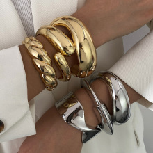 欧美跨境不规则设计感夸张光面手镯女金属合金水滴弹簧镯子套装