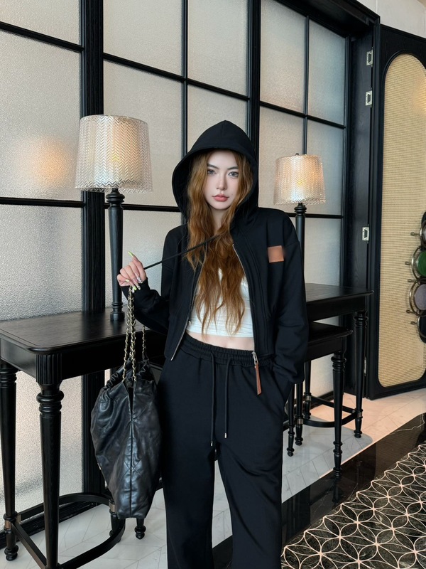 两件套25秋冬新款百搭休闲连帽皮标卫衣+抽绳松紧腰长裤套装女潮|undefined