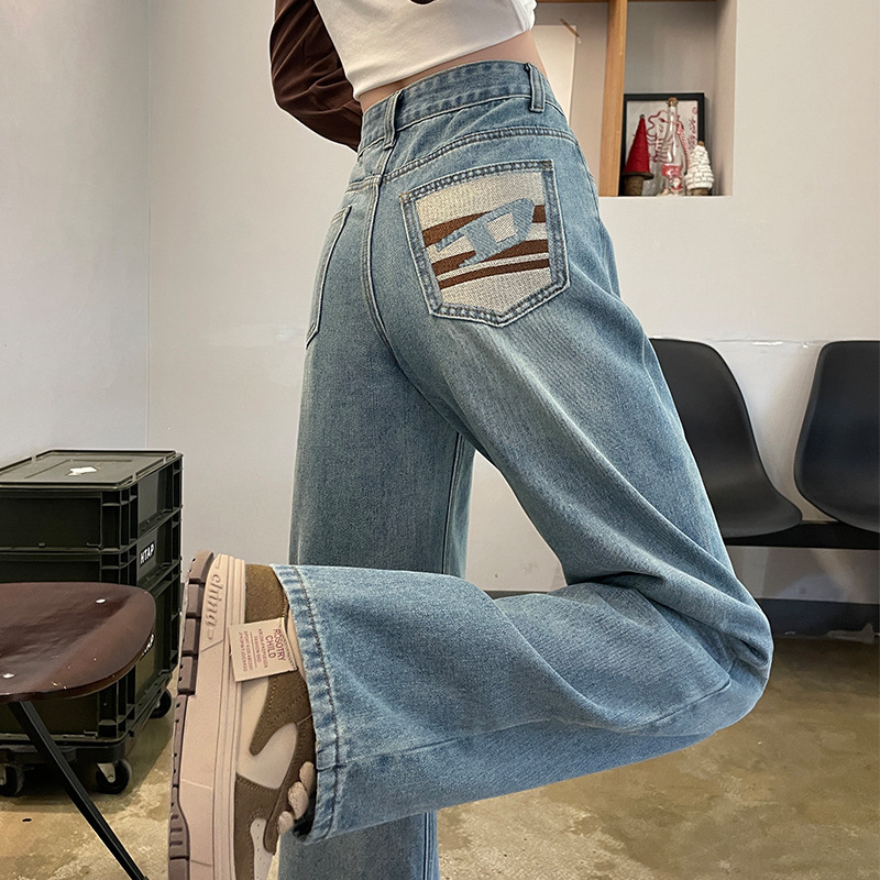 Light-colored embroidered wide-leg jeans for women, autumn 2024 new collection, petite size, retro style, floor-length straight-leg pants