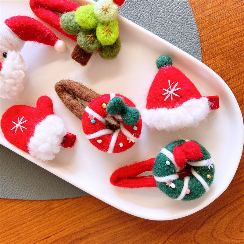 Cute Santa Claus Cloth Handmade Hair Clip display picture 1