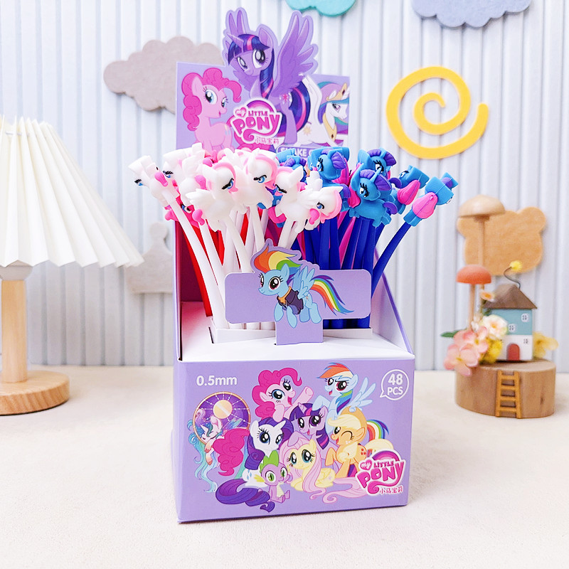 Cartoon Strawberry Bear Sanliou pegamento suave rocker música bolígrafo neutro estudiantes rocker bolígrafo de escritura a base de agua lindos bolígrafos de firma