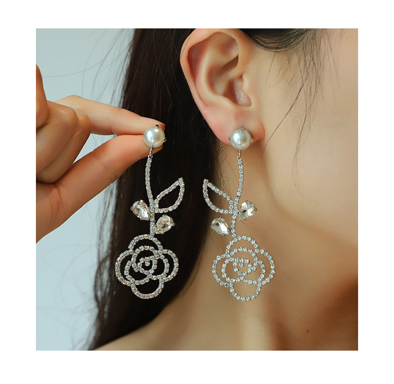 1 Par Estilo IG Flor Enchapado Embutido Cobre Diamantes De Imitación Pendientes De Gota display picture 1