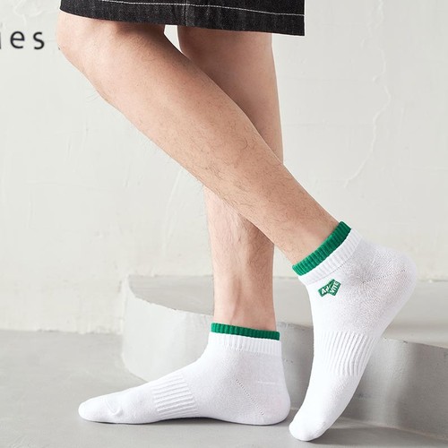 Embroidered socks for men, 100% cotton boat socks, solid color cotton socks, trendy Ins style, black and white combed cotton socks for men, wholesale