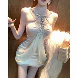 法式简约风温柔美貌尤怜中古时尚百搭高腰连衣裙女 2025秋季新款