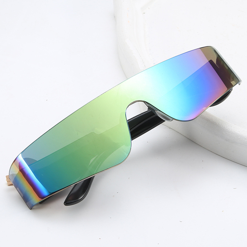 Cyberpunk stijl heren sportzonnebril met groot frame_voghion.com