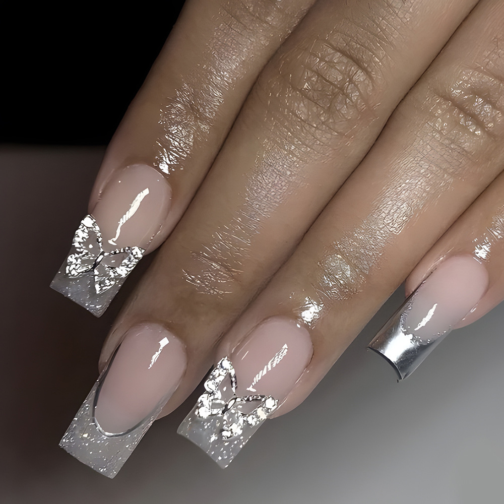 Parche de uñas transfronterizas de polvo de brillo gradiente, polvo desnudo mariposa plateada, elegante temperamento de manicure ligero, lujoso y refinado, usar un parche de uñas