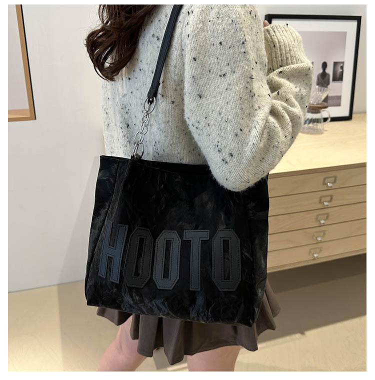 Large-capacity tote bag, high-quality and fashionable handbag for women, simple letter underarm bag for college students in class and at work undefined