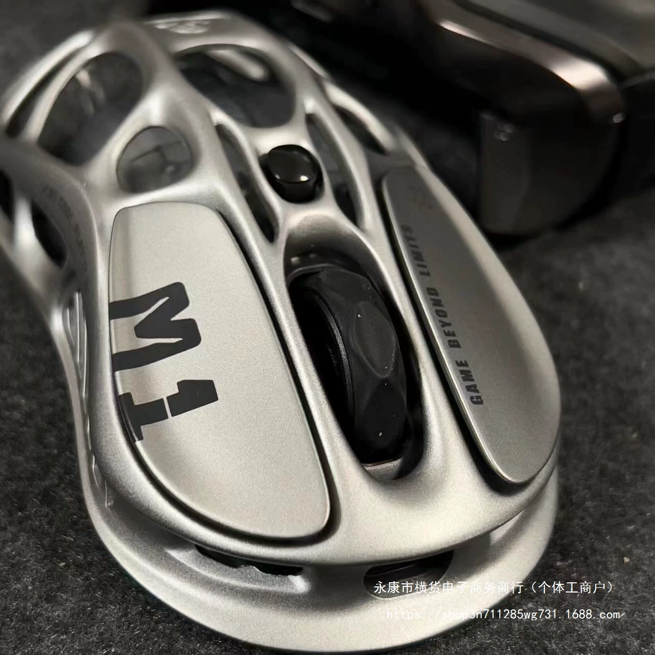 Gravity Planet cocoon mouse wireless charging Bluetooth e-sports three-mode mouse PAW3395RGB genuine personality
