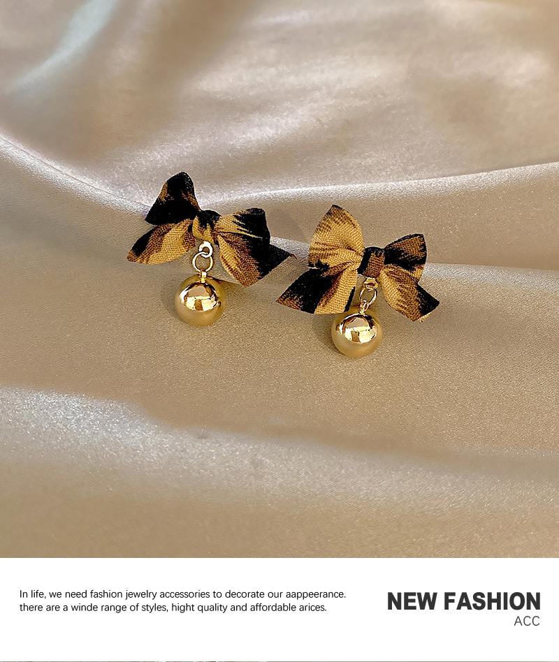 Fashion Leopard Earrings Bow Metal Heart Earrings Autumn and Winter Earringspicture4