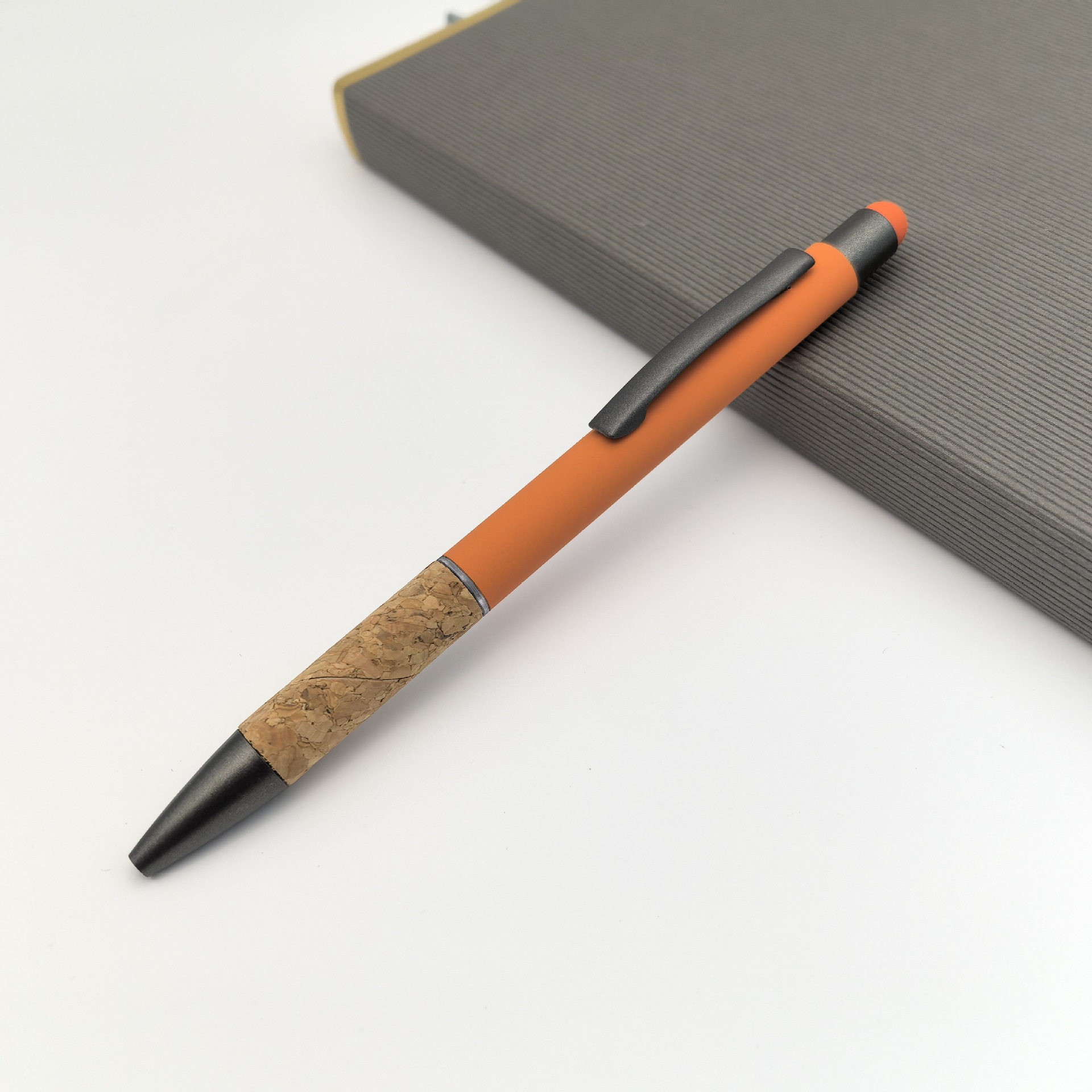 Bolígrafo de metal de color transfronterizo logotipo personalizado bolígrafo de publicidad de metal de corcho empuñado bolígrafo de regalo