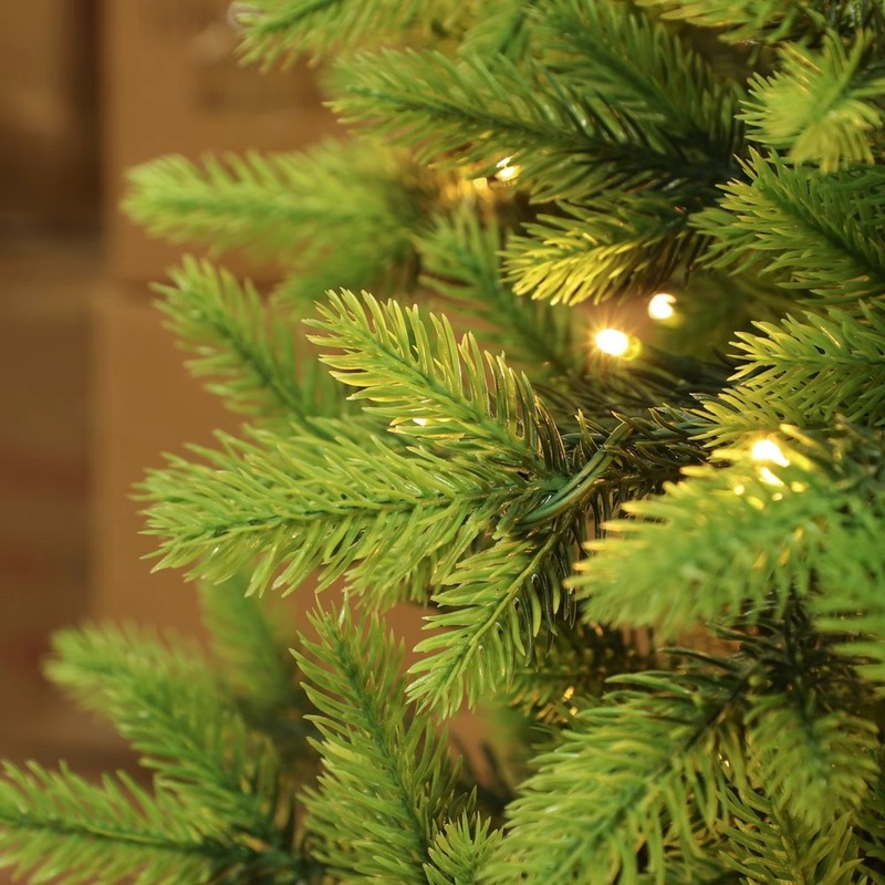 国境を越えた人気のクリスマスツリー純粋なPEには、家庭用暗号化されたクリスマス装飾アレンジメント用のライトが付属しており、環境に優しく、無臭です。|undefined
