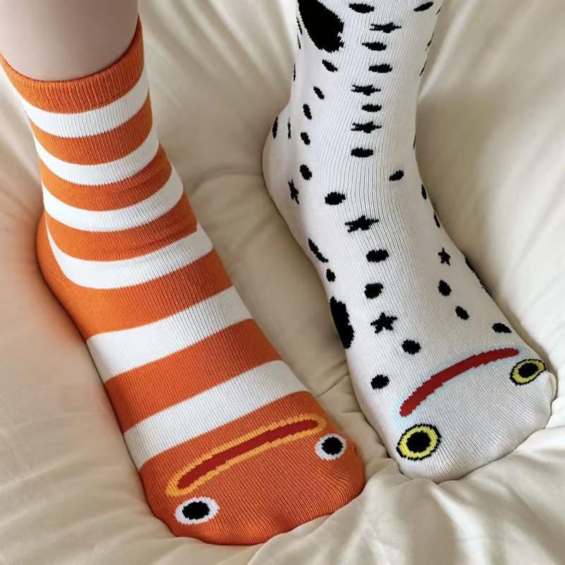 新款冲绳花园鳗鱼袜子女中筒袜ins网红卡通搞怪趣味夏季条纹长袜