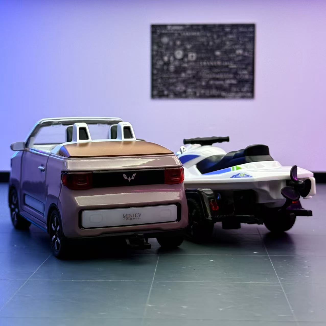 Coche a modelo de coche de aleación Wuling Mini convertible coche de aleación con moto de motor coche de juguete modelo de luz y sonido