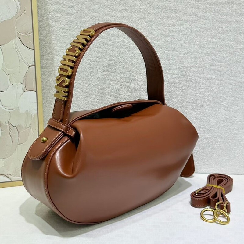 Light luxury new style simple metal buckle handbag for women, urban fashion versatile shoulder and crossbody commuter baguette bag Light luxury new style simple metal buckle handbag for women, urban fashion versatile shoulder and crossbody commuter baguette bag