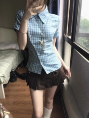 ブルーチェック柄半袖シャツ女性のための夏の 2025 新しいコントラストチェック柄シャツデザインニッチウエストトップ