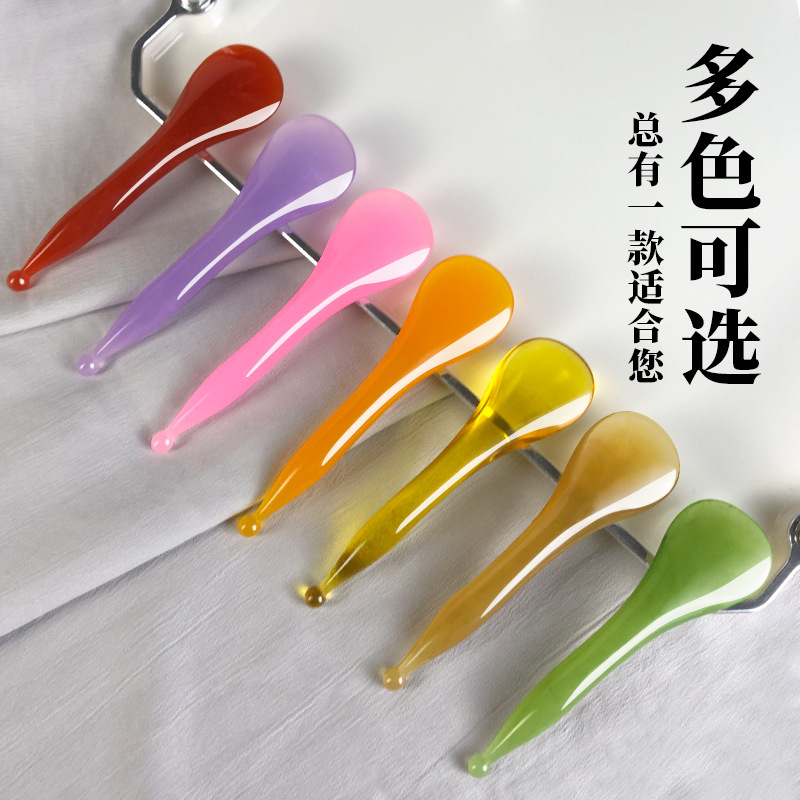 筋を抜く棒の経絡は目の顔の美容院をかすめて専用の板を引き延ばして神器の目をマッサージしてペンをつけます。|undefined