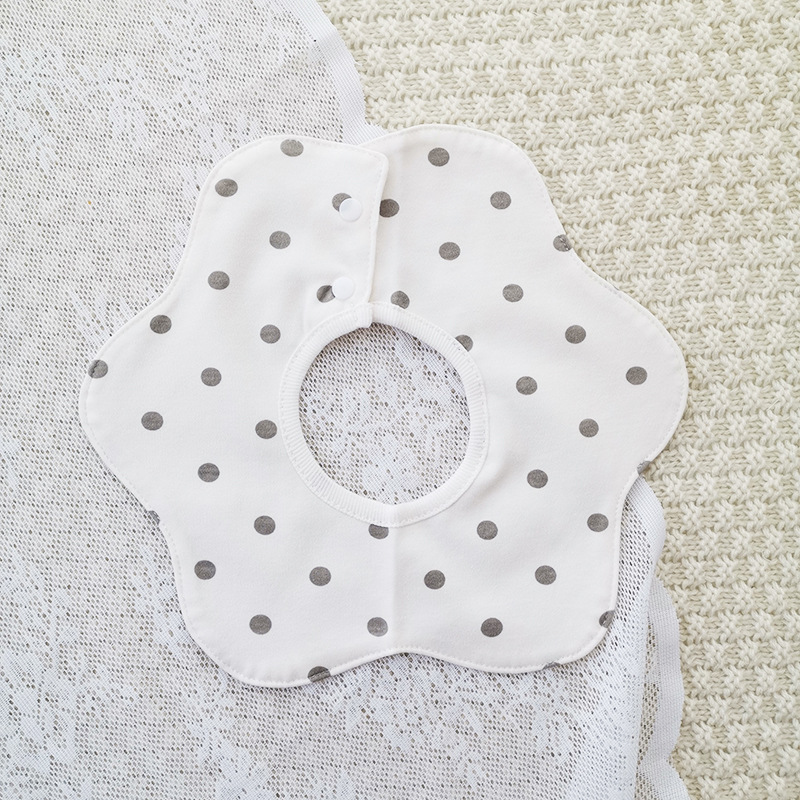 Bebé recién nacido otoño e invierno nuevo estilo flor saliva toalla algodón bebé impermeable escupir babero 360 grados rotación