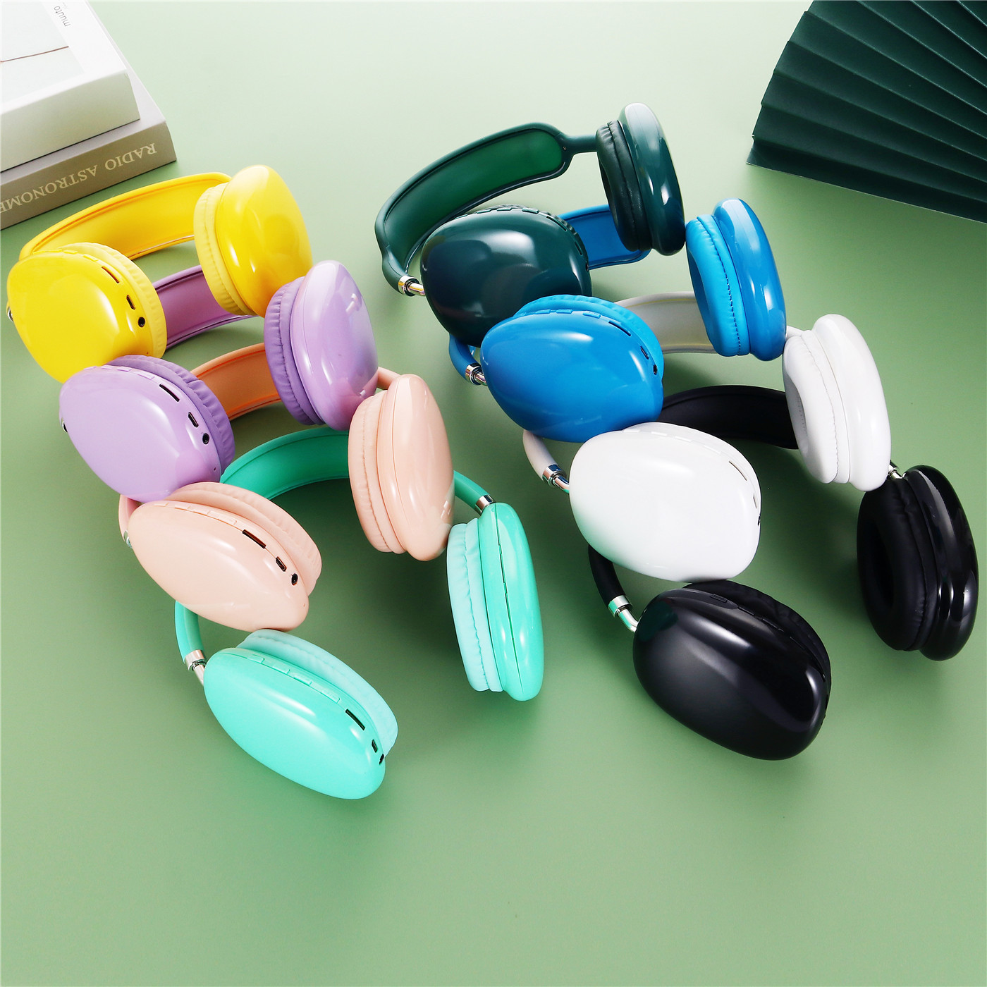 Transfronterizo exclusivo para fabricantes nuevo A11 colorido lindo estéreo tarjeta plegable juego de música auriculares