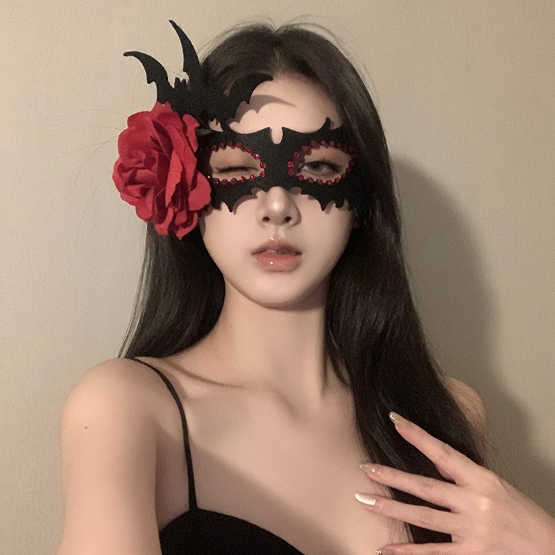 Gothic Half-Face Masquerade Eye Mask with Black Snake Medusa Design — detail image 5