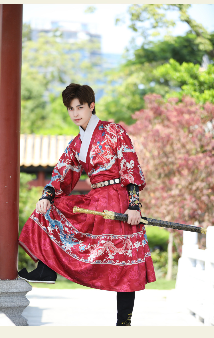 商品详情图_秋冬新款大码武侠风男女可穿明朝飞鱼服酒红色龙纹锦