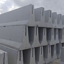 新泽西护栏隔离墩 大量现货 水泥防撞墩高速改扩建水泥防撞护栏
