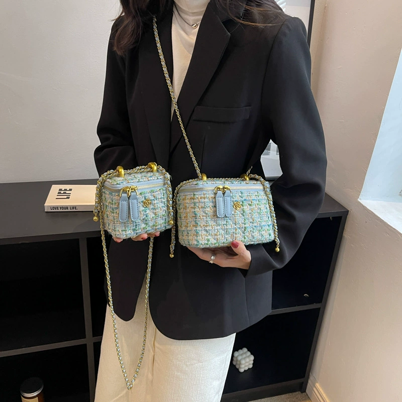 Маленькая цепочка, сумка через плечо, дизайнерская demi-season коробка, стиль Chanel, коллекция 2022 года