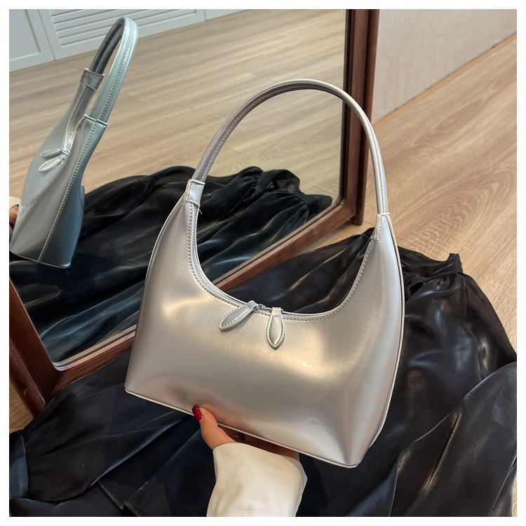 Bolsa de superficie de pintura brillante para las mujeres 2023 nuevo nicho diseño de cercanías bolso de moda francés palo bolsa de hombro