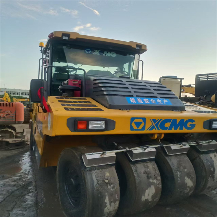 徐工261二手轮胎压路机【质量保证】徐工301二手胶轮压路机