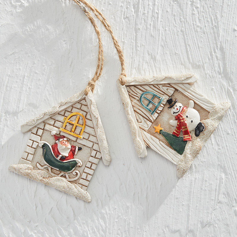 Madera Santa resina muñeco de nieve pequeña casa colgante decoración de Navidad escenario prop decoración