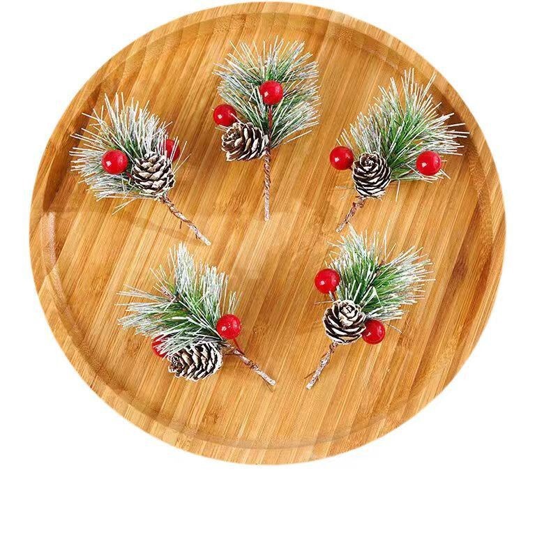 クリスマス装飾花束DIY花輪クリスマスツリーと祝日のショーウインドーバーのシーンシミュレーション松果部品|undefined