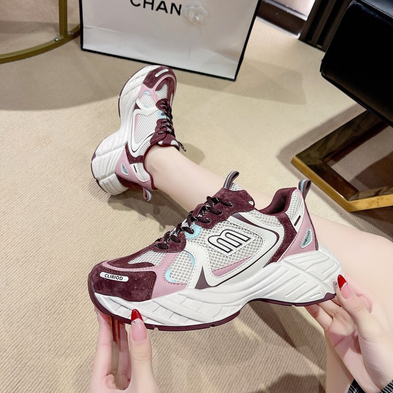 パリの新しい超人気のファッショナブルな女性用ダッドシューズ 2025 夏の新しい厚底の軽量で足を小さく見せるカジュアルシューズ|undefined