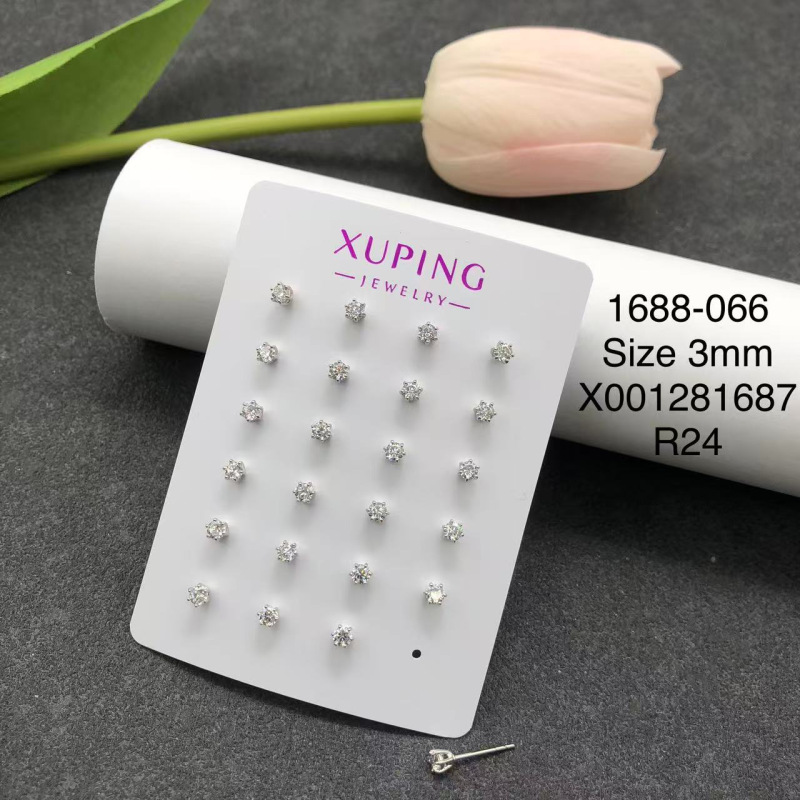 Xuping Jewelry Moda, simple y versátil, cuatro garras y seis garras, pendientes de circón simples, desplazamientos diarios, pendientes pequeños exquisitos al por mayor