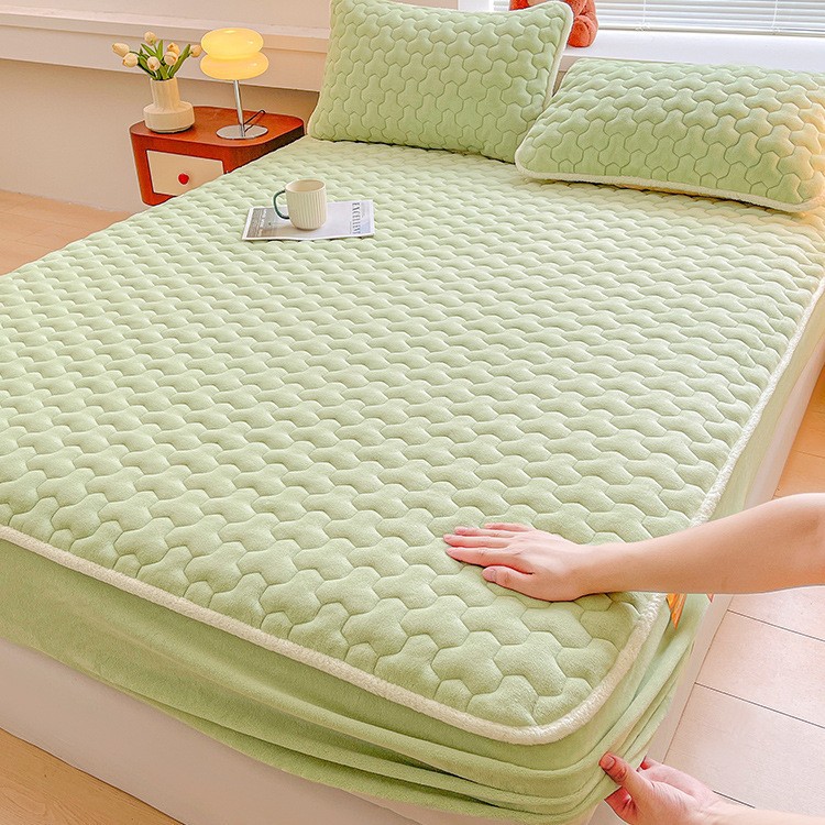 Cama de camisa de leche gruesa clase A cubierta de una sola pieza de cubierta de cama de invierno intercalada de algodón cubierta de colchón cubierta de protección de colchón 2025 nuevo