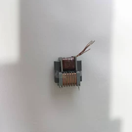 高压成套电器;安保防卫用品;交通指挥棒