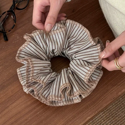 Ouyang Nana's same style coffee striped scrunchie for women, high-end hair accessory, high ponytail hair tie, bun elastic band (Saç üçün rezinlər) - two-tone-green