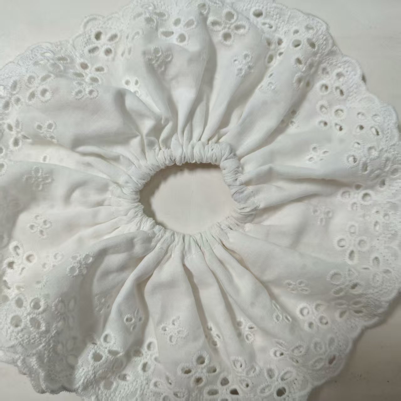 순백색 이중 레이스 머리끈