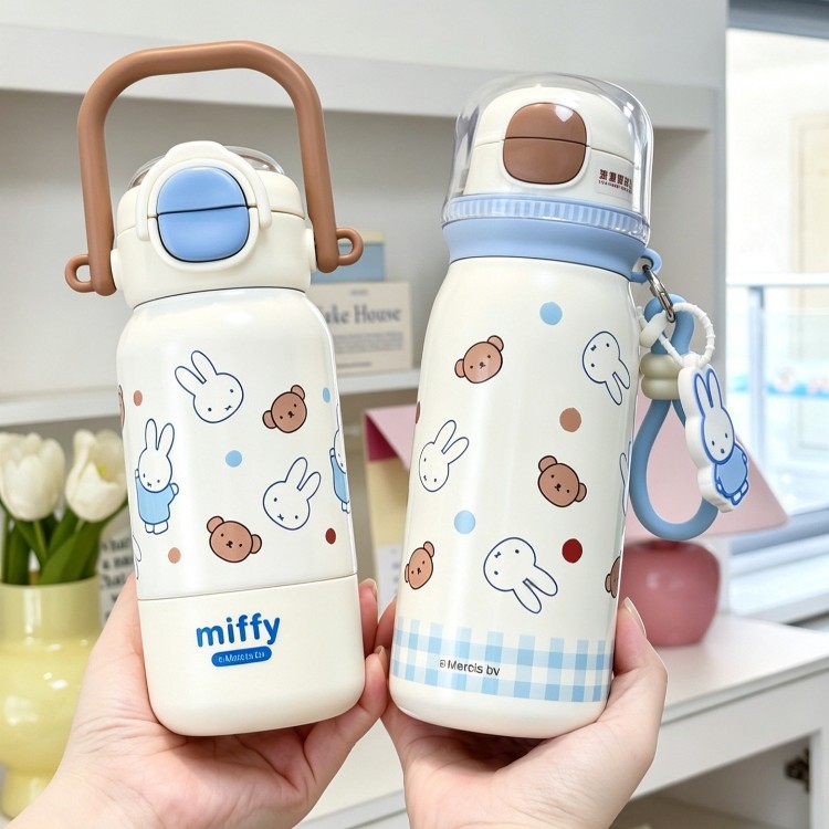 Miffy conejo de alto valor facial lindo taza térmica infantil femenina 2026 nuevo estudiante vasos de agua de paja de gran capacidad