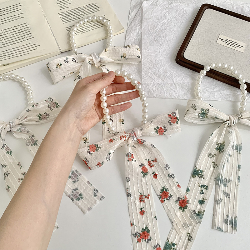 Collar de perlas, diadema, pequeño pañuelo de seda largo, vestido de niña de alta calidad, cinta, decoración de cinta, bufanda, cinturón