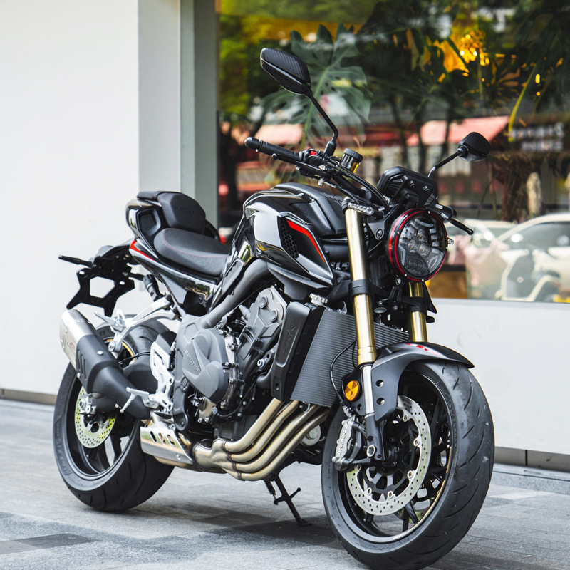 El nuevo Qianjiang Chase 600cc de ahorro de combustible de todo el vehículo puede ser inyección eléctrica de doble canal ABS + TCS delantero y trasero