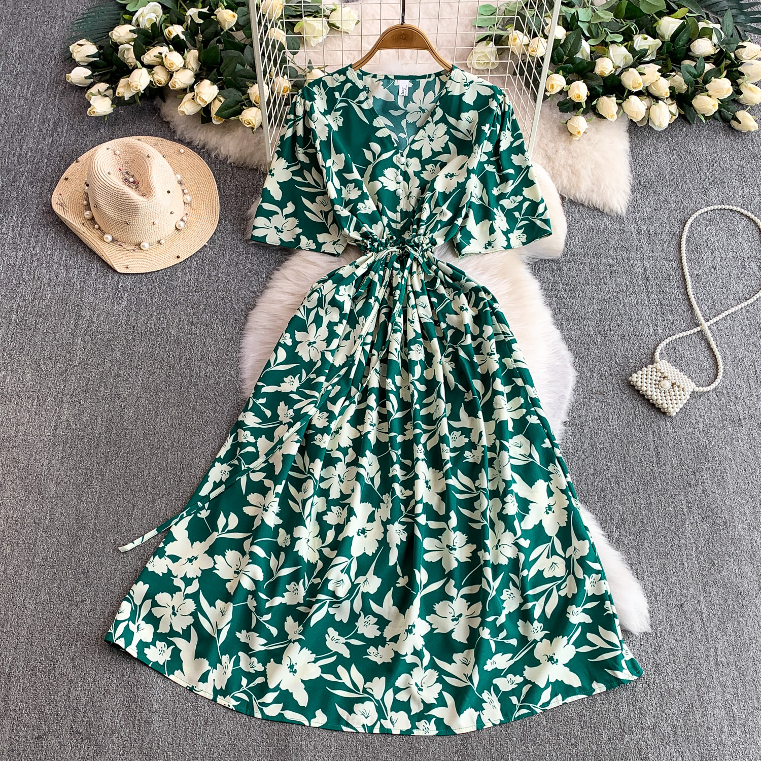 法式轻熟风气质印花V领短袖连衣裙女秋冬抽绳收腰显瘦大摆中长裙