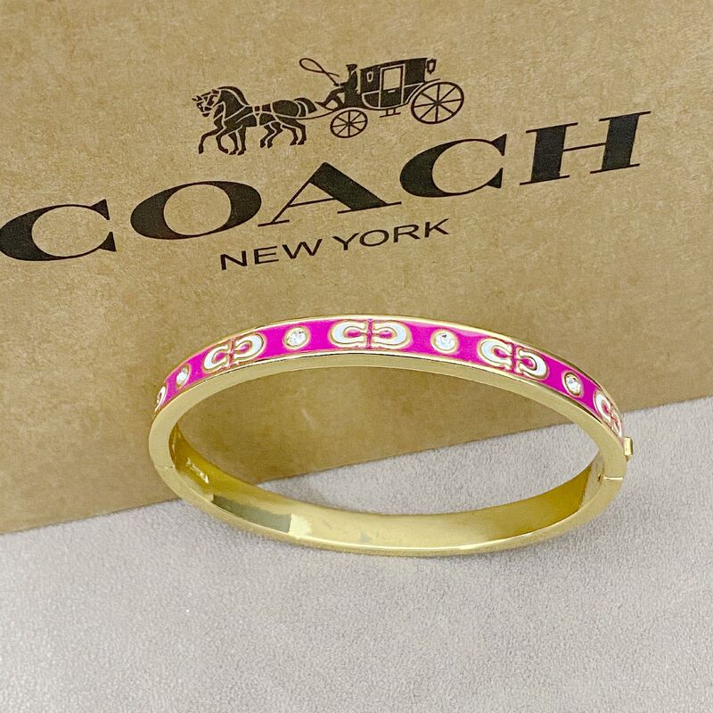 New European and American fashion light luxury inlaid enamel letter C exquisite and elegant unisex metal bracelet New European and American fashion light luxury inlaid enamel letter C exquisite and elegant unisex metal bracelet