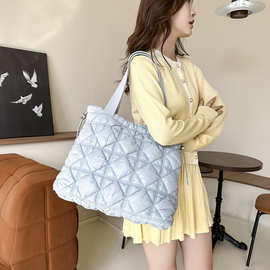 韩国冬季新款女士托特包大容量单肩云朵软包手提包  抽绳百搭女包