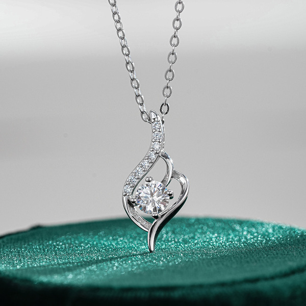 fashionable classic pendant