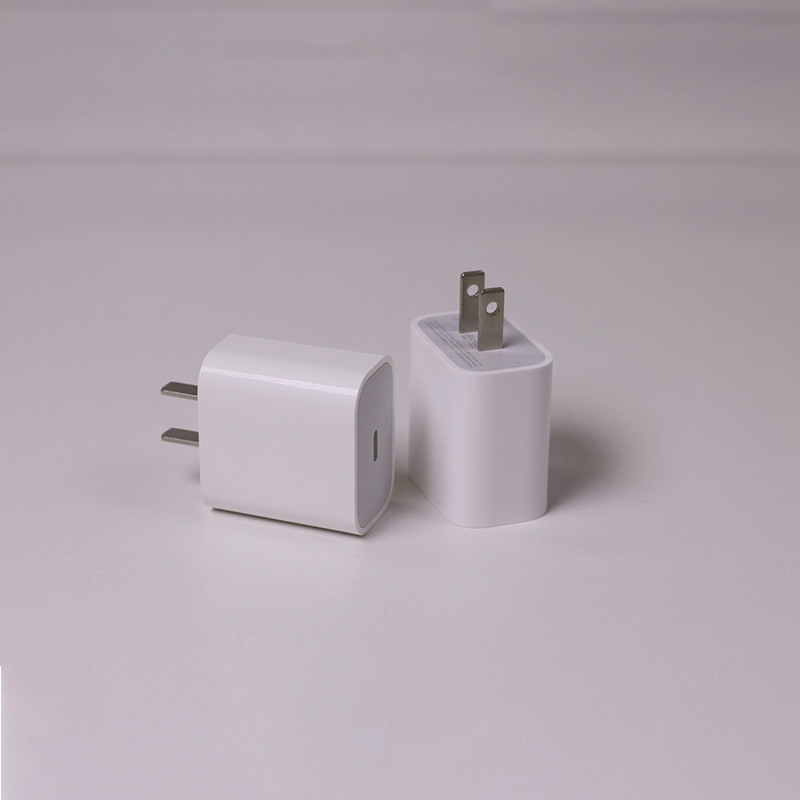 Cargador PD 20W para iPhone 15/14, carga rápida universal, compatible con toda la serie Apple.