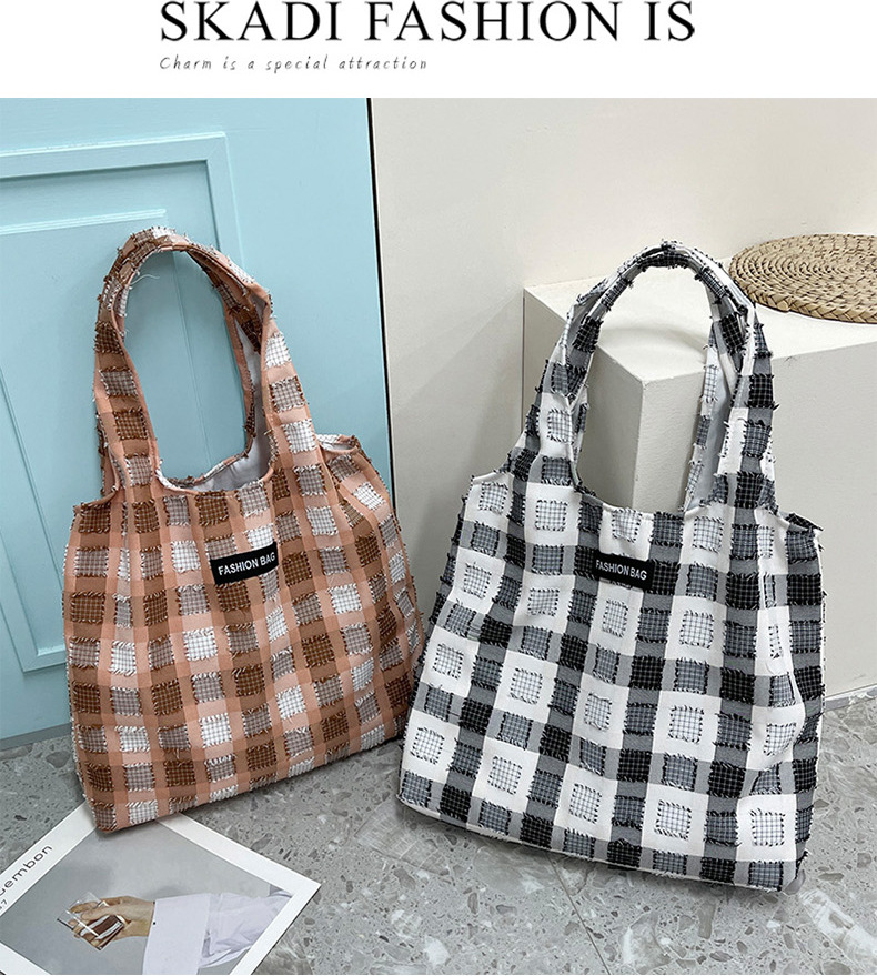 Forest-themed college style artistic girl checkered versatile tote bag, Korean Instagram fresh and cute student class shoulder bag undefined